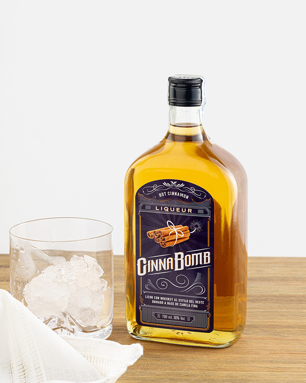 Licor CinnaBomb 02
